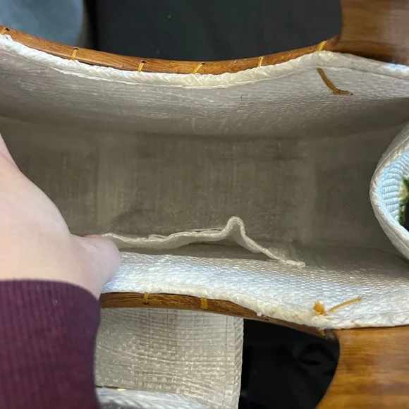 Unique Vintage Woven Straw Tote Bag Wooden Handles Embroidered Floral Design - Picture 6 of 11